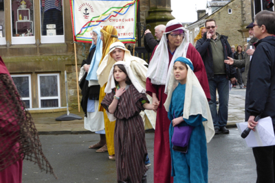 Onlookers to the trial of Jesus